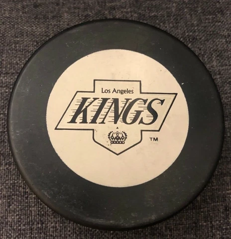 Los Angeles Kings Various Vintage items. Pucks, Photos, Autographs, Gretzky, Luc Cover