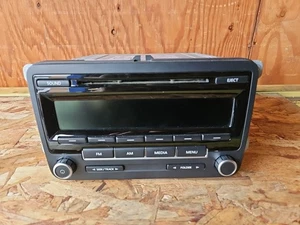 2012-2016 Volkswagen Beetle 1K0 035 174 D Radio Stereo 2 DIN Disc CD Player Oem - Picture 1 of 3