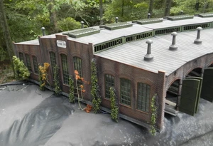 HO ROUNDHOUSE 6 Stände Rundhaus gebaut DETAILREICH, VERWITTERT VON EINEM MMR - Bild 1 von 15