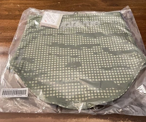 SUPREME/ WINDSTOPPER NECK GAITER OLIVE GRID CAMO OS FW21 (100% AUTHENTIC) NEW - Picture 1 of 12