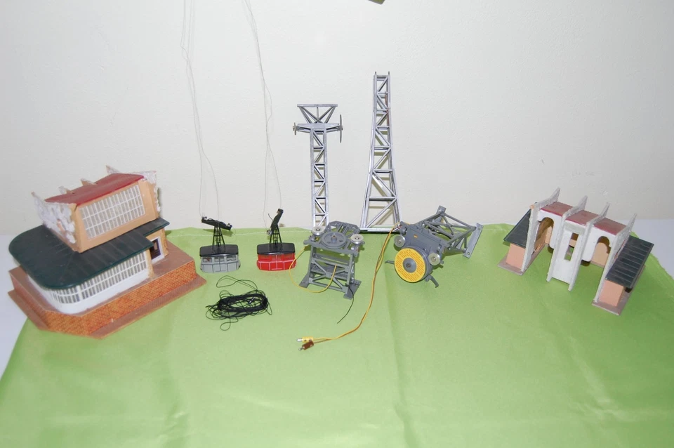 FALLER / BRAWA / EHEIM ??? Seilbahn mit Berg- und Talstation - Bild 1 von 4