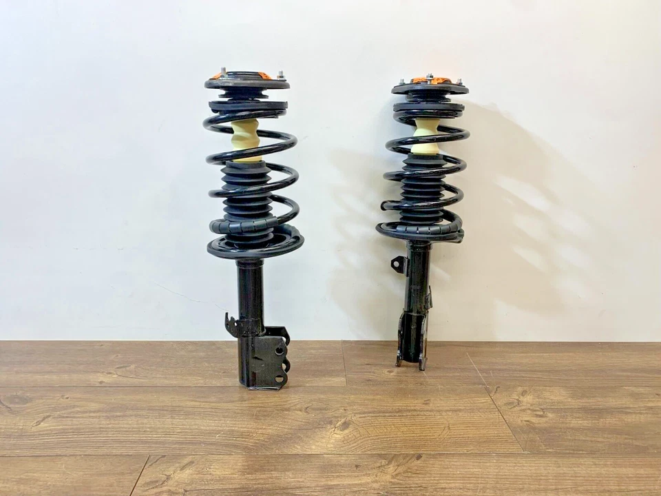 2004-2009 Toyota Prius Front Shock Absorber Coil Spring Strut w/Links Set of 2 - Imagem 1 de 4