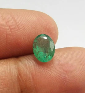 Gema de esmeralda suelta de 1,58 quilates de corte ovalado natural calidad AAA sin tratar - Imagen 1 de 10