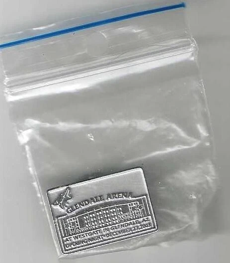 Glendale Arena Opening Night Pin December 27, 2003 - NHL Phoenix Coyotes - Image 1 of 1