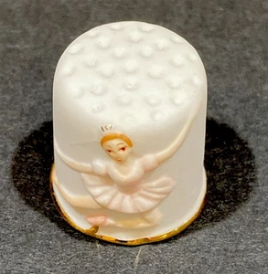 "Bailarina pintada a mano vintage de porcelana bisque dedal 1980 Japón romano 3/4x3/4""" - Imagen 1 de 6