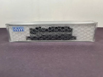 KATO 176-187 F3 A PHASE II NEW YORK CENTRAL CN #9003 N Scale Train Locomotive - Image 1 of 4