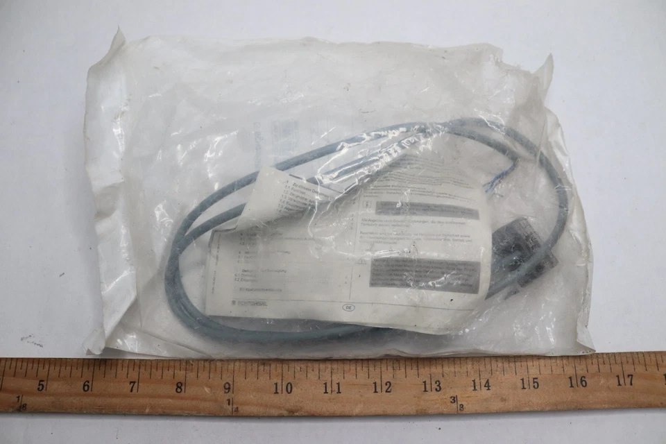 Schmersal Safety Magnetic Sensor 101120670 - Image 1 of 2