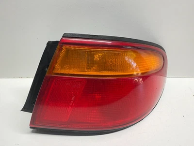 1995 年 MAZDA MILLENIA 后部右乘客侧尾灯组件原始设备制造商 166-58858A — 第 1/4 张图片