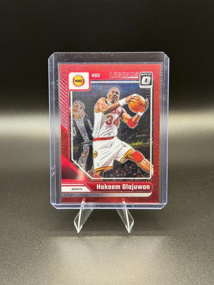 Óptica Panini Donruss 2024-25 - Hakeen Olajuwon rojo brillo/75 SP combinación de colores Foto 1 de 3