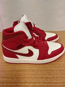 Nike Air Jordan 1 Mid SE Sneakers Size 7 - Picture 1 of 12