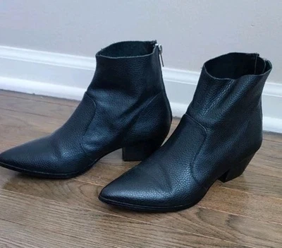 Botas de café Steve Madden para mujer talla 6,5. Botines occidentales puntiagudos de cuero negro Foto 1 de 4