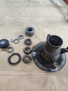 1994 POLARIS 300 4X4 RIGHT FRONT HUB ASSY - Picture 1 of 4