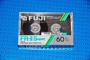 CINTA DE CASETE BLANCA FUJI FR II-S SUPER 60 1985 TIPO II (1) (SELLADA) - Imagen 1 de 3