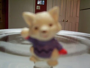 1993 Hallmark Christmas Merry Minature Fox on Skates #QFM8303 Mint Condition - Picture 1 of 1