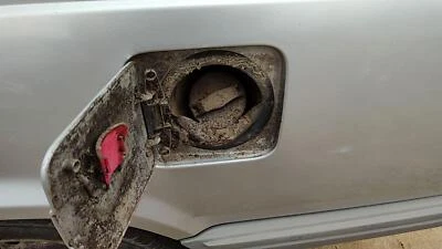 Volvo 740 1990 1991 1992 conjunto de cuello de llenado de combustible con tapa de gasolina OEM 93167191 Foto 1 de 4