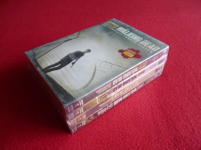 THE WALKING DEAD DVD THE COMPLETE 1,2,3,4 SEASONS 11-DISC SET SEALED BRAND NEW. - Immagine 1 di 4