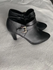 East 5th Black Bootie Shoe Straps On Front, Zipper On The Side Ladies Size 8 - Picture 1 of 12