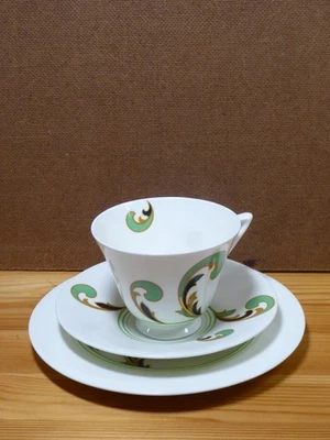 Vintage 1930's Royal Doulton Lynn Art Deco Trio Tea Cup, Saucer, Plate (Set 1) - Image 1 of 4