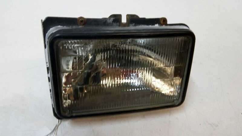 Faro izquierdo/del lado del conductor Isuzu FSR 1991  Foto 1 de 4