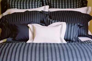 New* Cloud Nine Comforts Egyptian Cotton Pillow Sham, Standard, white, navy trim - Picture 1 of 10