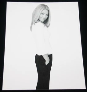 Kelly Ripa 8x10 SCHWARZWEISS GLÄNZEND WERBE PROMI S/W FOTO BILD - Bild 1 von 1