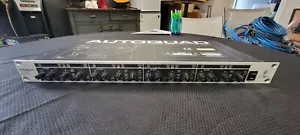 Behringer XR 2400 Autoquad Audio interaktiver Expander/Tor - Bild 1 von 3