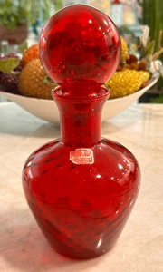 Decantador con tapa de burbuja vikinga rojo rubí vikingo de colección 8" con pegatina original - Imagen 1 de 11