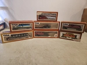 8 Tyco HO Scale Train Cars In Boxes (See Description) - Picture 1 of 17