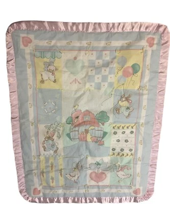 Manta de bebé vintage rosa pastel conejito ganso oveja granero corazón rosa satinado Foto 1 de 4