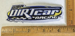 Parche con logotipo de carreras UMP Dirtcar de colección coche de tierra modificado pista corta carrera automática - Imagen 1 de 2