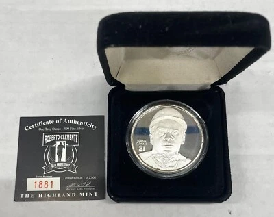 ROBERTO CLEMENTE THE HIGHLAND MINT 25TH ANNIVERSARY 1 OZ .999 FINE SILVER #1881 - Image 1 of 2