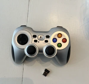 Logitech F710 (940000117) Wireless Gamepad Controller -Silver - tested - Picture 1 of 3