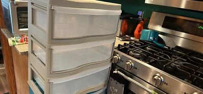 Unidad de 3 cajones de plástico Sterilite, blanco Foto 1 de 3