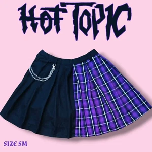 Hot Topic Split Persönlichkeit schwarz lila kariert Plissee Minirock Kette Größe SM - Bild 1 von 7