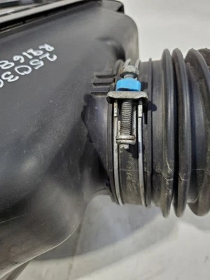 Conjunto de filtro de aire usado se adapta a: Toyota Tacoma 2008 4,0 L 6 cilindros motor 1GRFE Foto 1 de 4