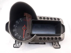 Speedometer Instrument Cluster 2013-2014 CHEVY SONIC Only 54K Miles - Imagen 1 de 12