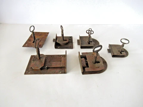 Lot Vintage / Antique mostly brass door locks 8 Mortise Locks assorted with keys Cover