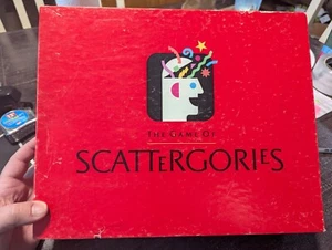 The GAME of SCATTERGORIES Board Game 100% COMPLETE 1988 VINTAGE - Picture 1 of 16