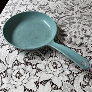 Vintage Prizer Ware Cast Iron Enamel Round 8-3/4" Skillet Teal Blue CS858 - Picture 1 of 7