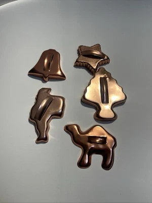 5 cortadores de galletas de Navidad de aluminio de cobre vintage campana de árbol camello estrella de Santa Foto 1 de 3