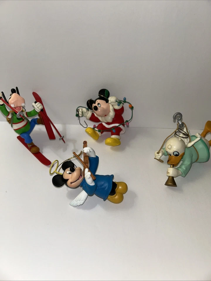 De colección Disney Grolier Adornos de Navidad Mickey Angel y Pato Santa Donald Goofy Foto 1 de 4