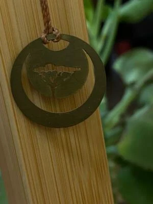 Hermoso Colgante Hecho a Mano Acero Inoxidable Árbol de la Vida Energía Curativa Mujeres Foto 1 de 4