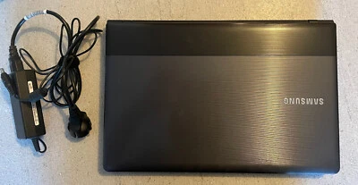 PC Portable Samsung NP300E5C-S08FR - 8 Go RAM - 1050 Go SSD - Immagine 1 di 4