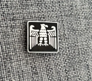 HELLS ANGELS BIKER VINTAGE ENAMEL BADGE - Picture 1 of 2