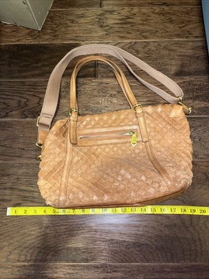 Bolso de hombro Christopher Kon de cuero marrón cosido con diamantes con herrajes dorados Foto 1 de 4