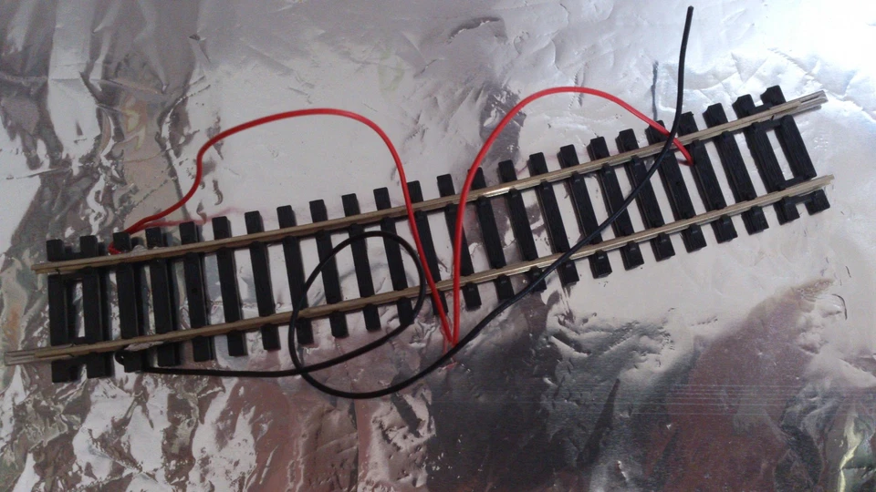 * 00 Pista de alimentación eléctrica pre soldada 1/2 curva x 1 = R628 PF Bachmann Hornby 00 Foto 1 de 1