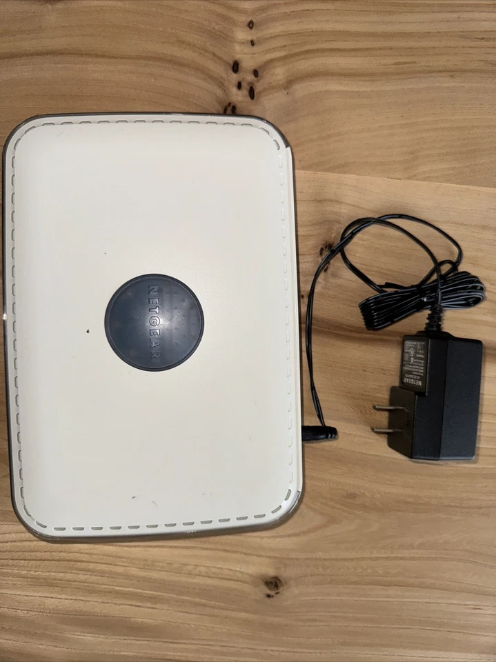 Router inalámbrico NetGear RangeMax WPN824 v3 con cable de alimentación Foto 1 de 4