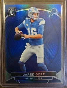 2024 Panini Totalmente Certificato Jared Goff #26 Specchio Platino Blu 107/149 - Foto 1 di 3