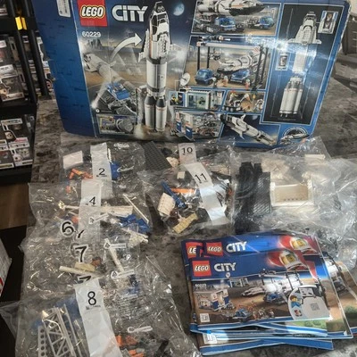LEGO City Space Port: Rocket Assembly & Transport (60229) look at pictures - Image 1 of 2