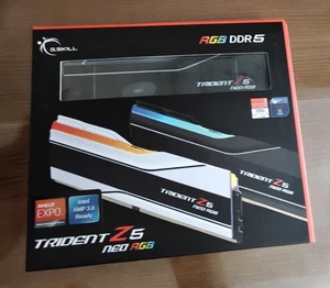 G.SKILL Z5 RGB DDR5 RAM 64GB (2x32GB) DDR5-6000, F5-6000J3040G32GX2-TZ5NR - Zdjęcie 1 z 3
